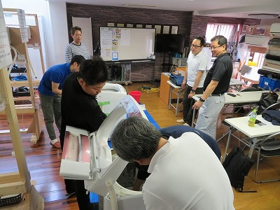 日本エアコンクリーニング協会　第1回縦型洗濯機分解研修会の様子