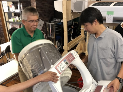 日本エアコンクリーニング協会　第2回縦型洗濯機分解研修会の様子