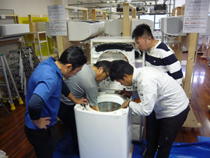 日本エアコンクリーニング協会　第5回縦型洗濯機分解研修会の様子