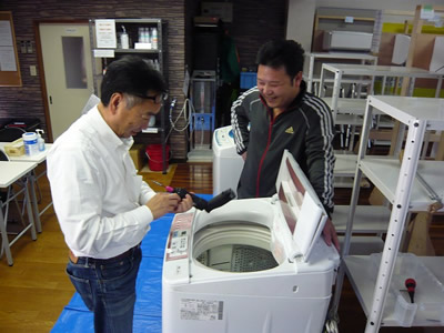 日本エアコンクリーニング協会　第9回縦型洗濯機分解研修会の様子