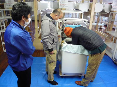 日本エアコンクリーニング協会　第10回縦型洗濯機分解研修会の様子