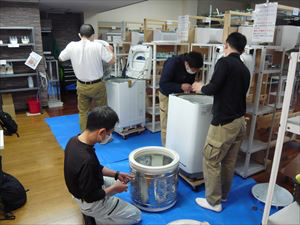 日本エアコンクリーニング協会　第23回縦型洗濯機分解研修会の様子
