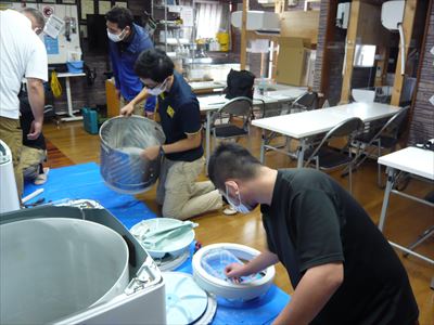 日本エアコンクリーニング協会　第30回縦型洗濯機分解研修会の様子