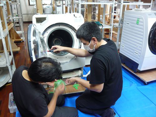 日本エアコンクリーニング協会　第8回ドラム式洗濯機分解研修会の様子