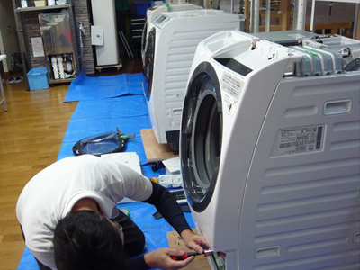 日本エアコンクリーニング協会　第12回ドラム式洗濯機分解研修会の様子