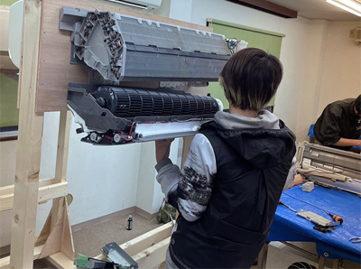 第35回 エアコン完全分解研修会風景