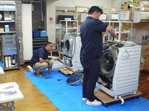 日本エアコンクリーニング協会　第28回ドラム式洗濯機分解研修会の様子