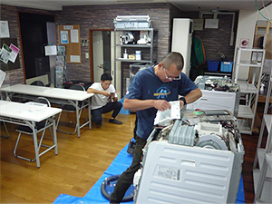 日本エアコンクリーニング協会　第30回ドラム式洗濯機分解研修会の様子