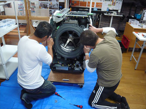 日本エアコンクリーニング協会　第34回ドラム式洗濯機分解研修会の様子