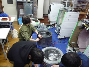日本エアコンクリーニング協会　第40回ドラム式洗濯機分解研修会の様子