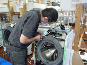 日本エアコンクリーニング協会　第68回ドラム式洗濯機分解研修会の様子