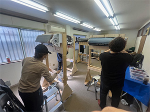 第146回　新宿教室エアコン完全分解研修会風景