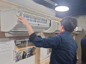 日本エアコンクリーニング協会大阪教室 第72回技術研修会の様子