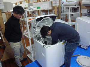 日本エアコンクリーニング協会　第105回縦型洗濯機分解研修会の様子